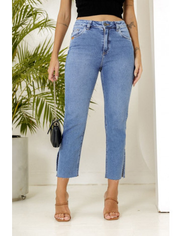 Calça Jeans Cropped Barra A Fio e Abertura Lateral Atacado Feminina Revanche Unica