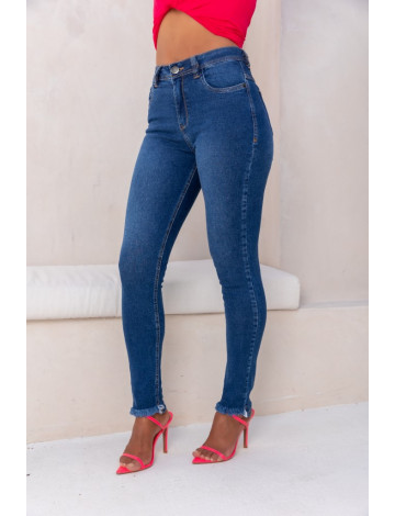Calça jeans skinny com barra desfiada atacado feminina Revanche Presov Unica