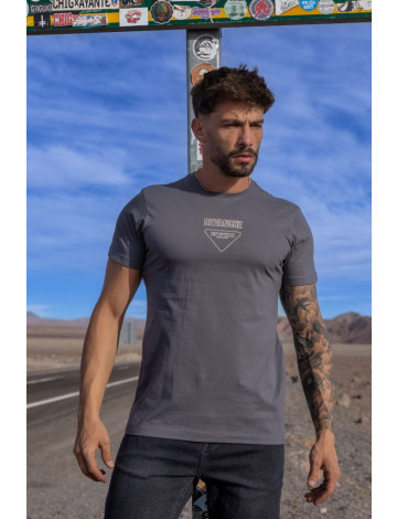 Camiseta Decote Careca Estampada Atacado Masculino Revanche Bálsamo Cinza Escuro